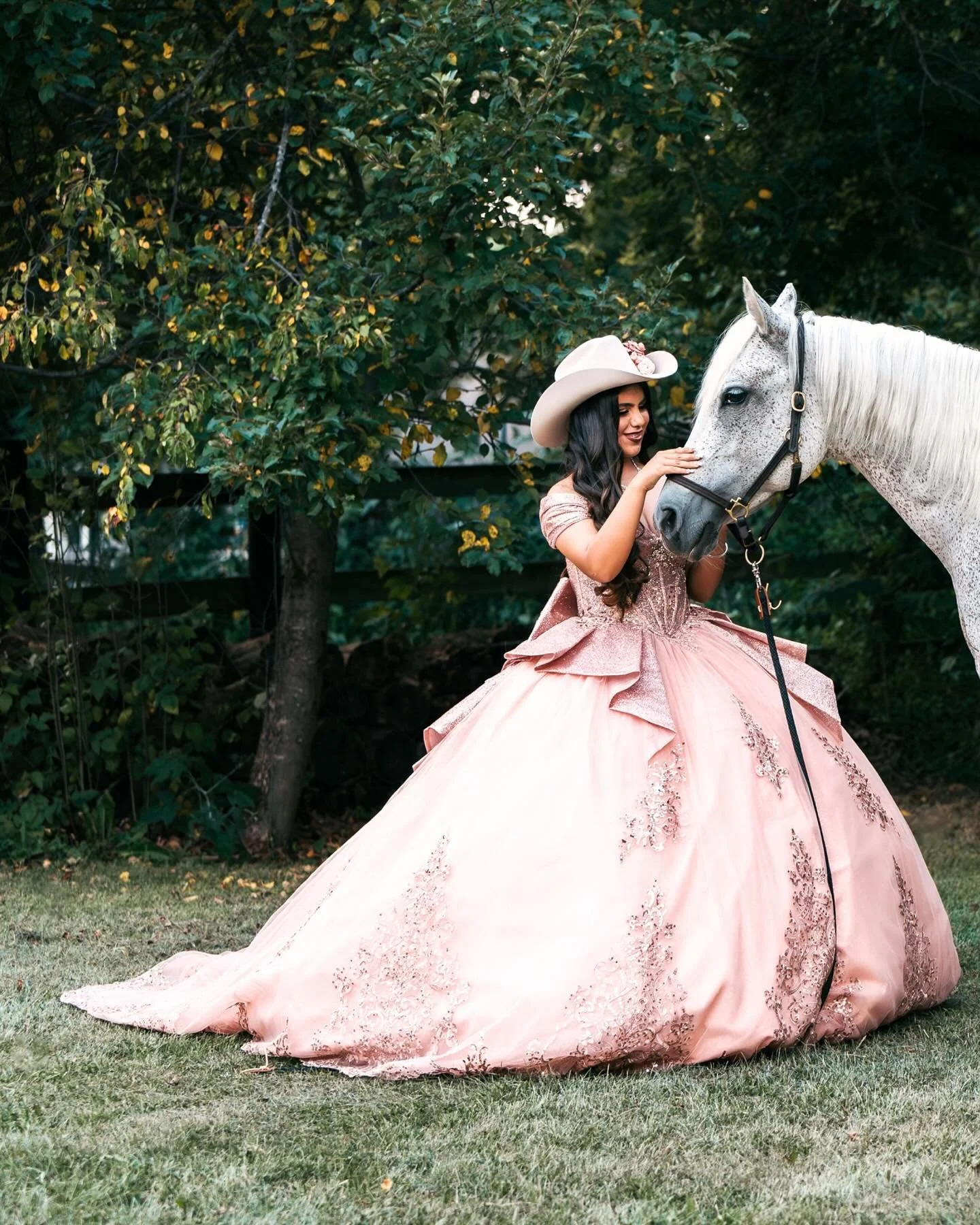 Is this not the most magical Quincea&ntilde;era session at dusk? This sweet Quince is one of the most kind, hard working and determined girls I have had the pleasure of meeting. She&rsquo;s also surrounded by a loving family and friends that go above