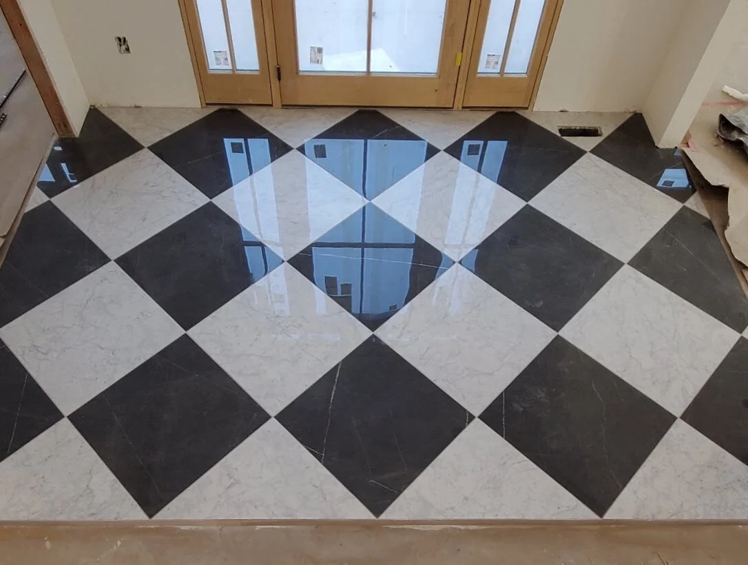 Entry and mudroom tiles are finished in one of my current houses 😍 

classic and timeless 🙏🏻

#diamondtile #checkerboardtile #transitionaldesign #interiordesign #newbuild #customhome #customhomedesigner #newhome #saltlakedesigner #australiandesign