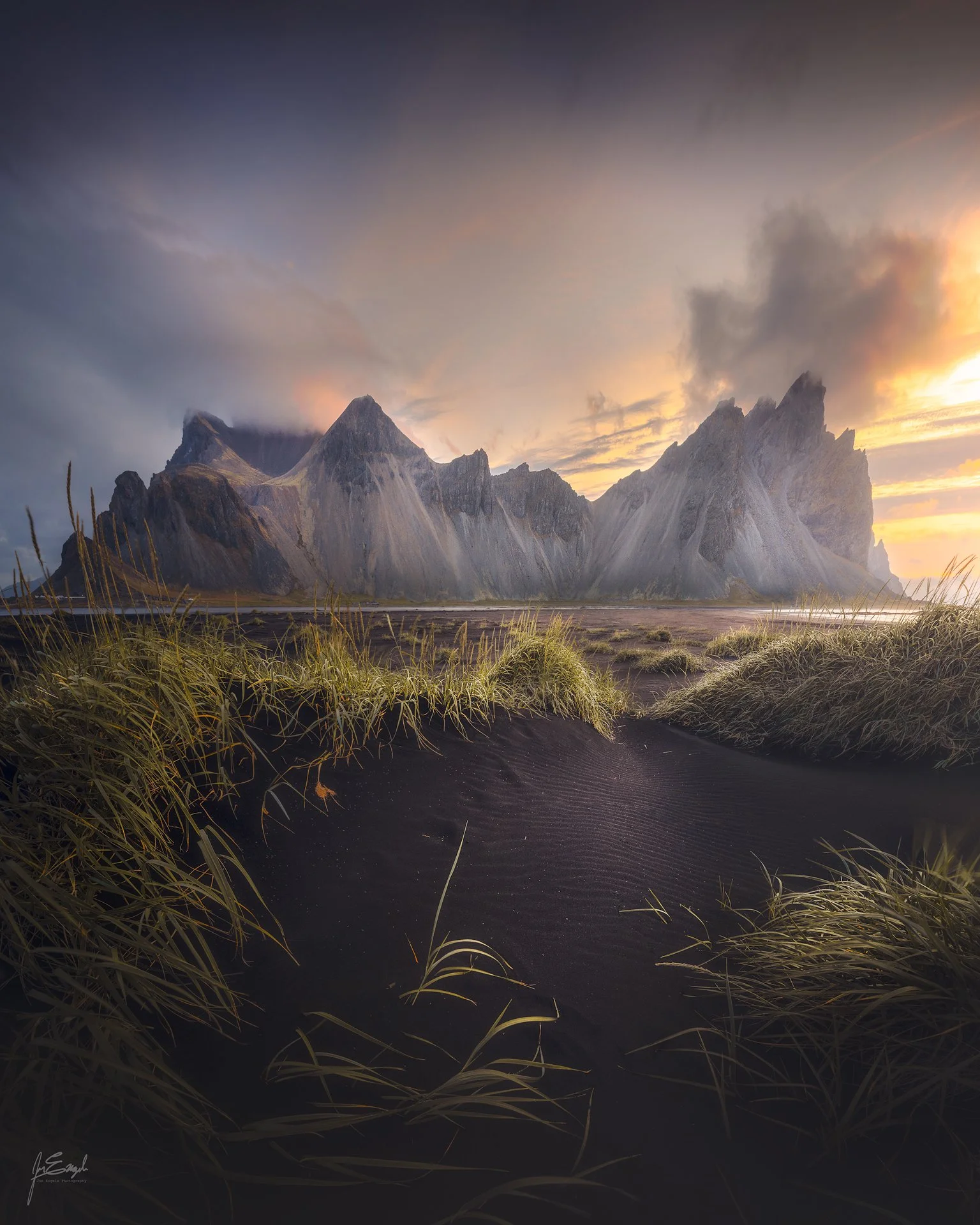 Vestrahorn-Sunrise-(4x5)3.jpg