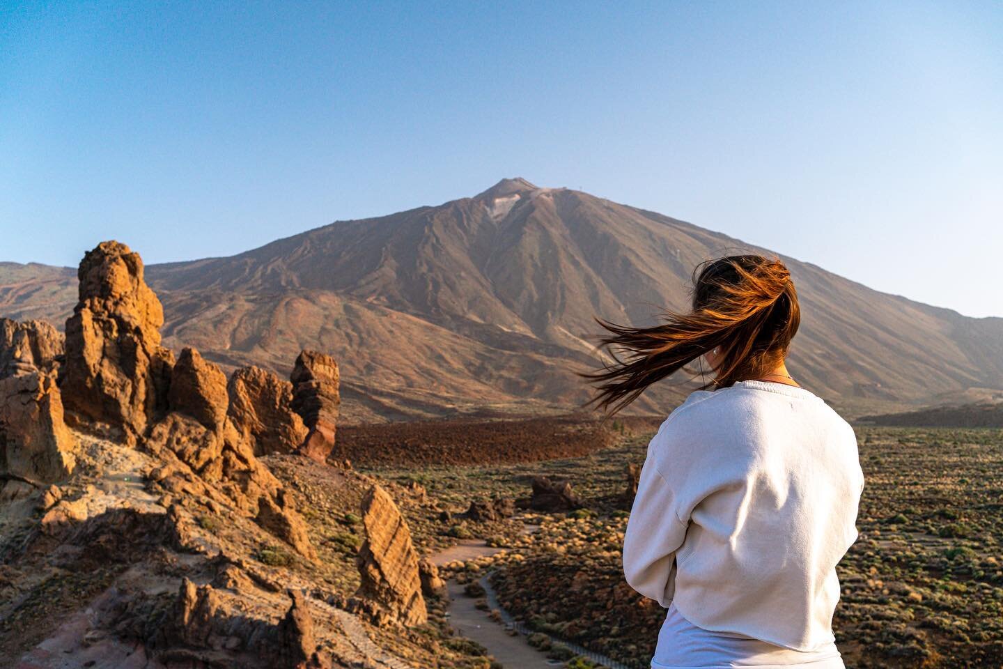 { Viajando en la #latituddevida }
Part.2 🇮🇨 Tenerife

#tenerife #islacanarias #friends #tenerife🌴 #canarie #teide #teidenationalpark #latitudinedavivere #canarieislands #trekking #travelblogger #ontheroad #teidevolcano #elteide #teide🌋 #travelpho