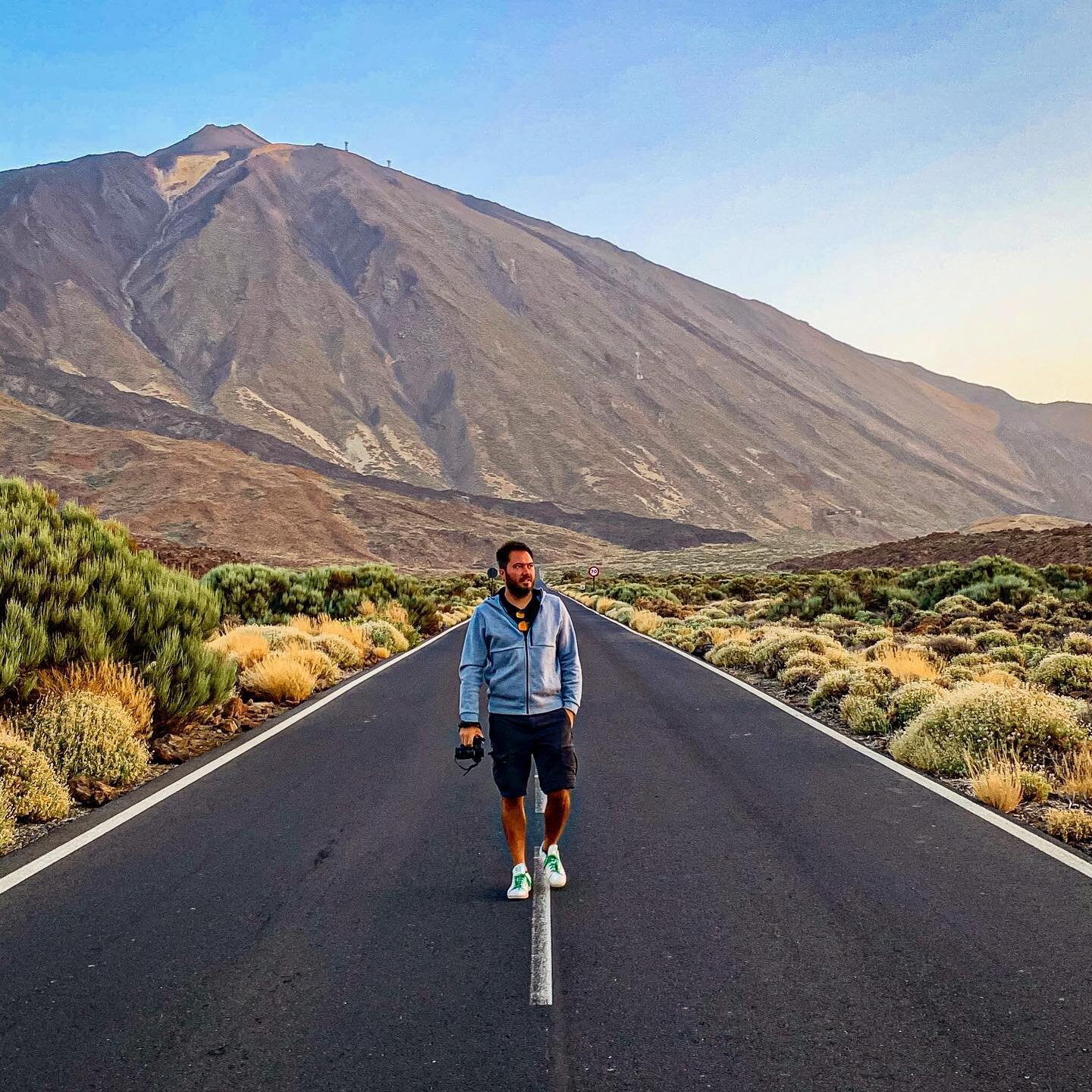 { Viajando en la #latituddevida }
Part.2 🇮🇨 Tenerife

#tenerife #islacanarias #tenerife🌴 #canarie #teide #teidenationalpark #latitudinedavivere #canarieislands #trekking #travelblogger #ontheroad #teidevolcano #elteide #teide🌋 #travelphotography 