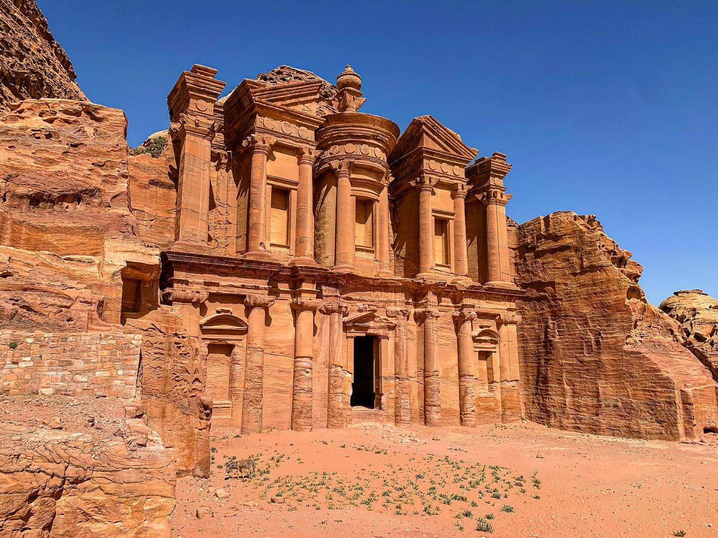 { Kingdom of time 🇯🇴}

#visitjordan #petra #monastery #aldeirmonastery #petramonastery #petrajordan #petrajordan🇯🇴 #shareyourjordan #kingdomoftime #giordania #wanderlust #travelphotography