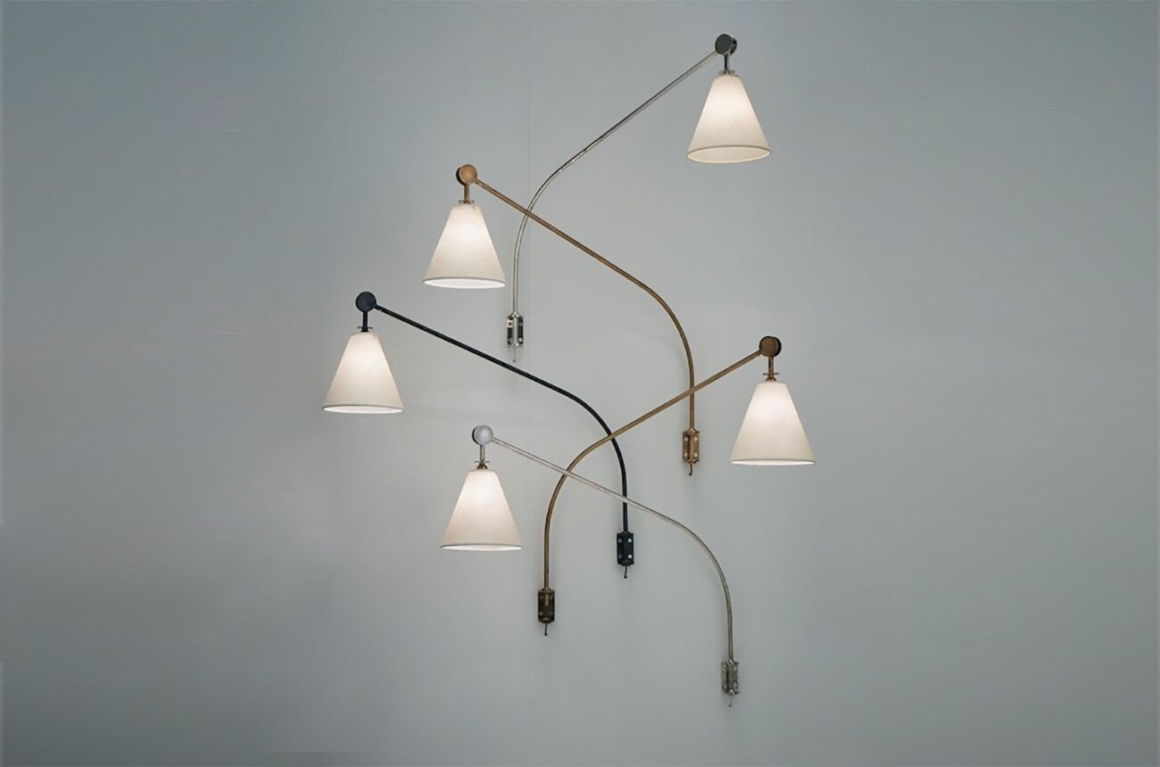ROTATING WALL LIGHT