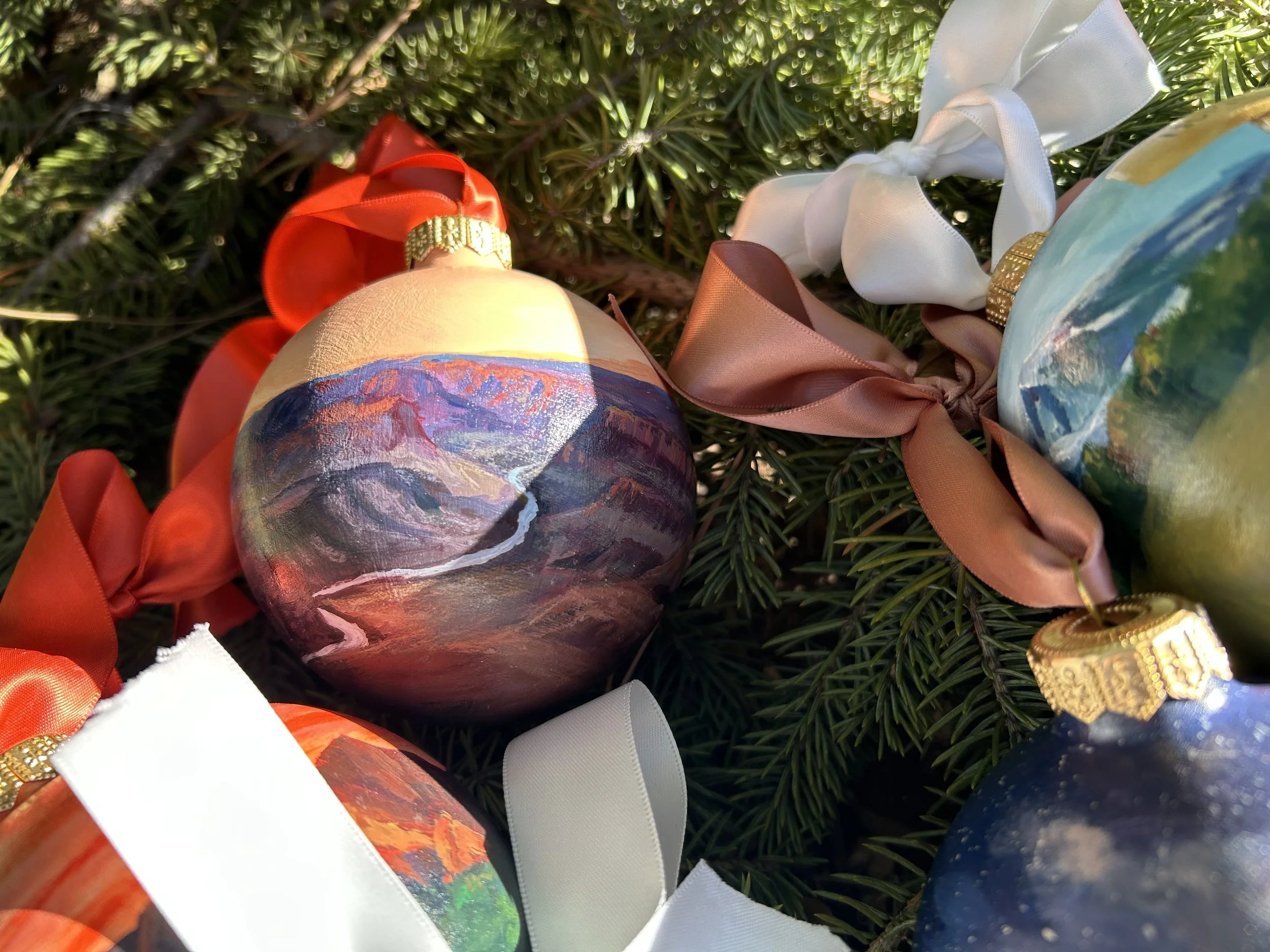 Hand+Painted+Ornaments+11.jpg