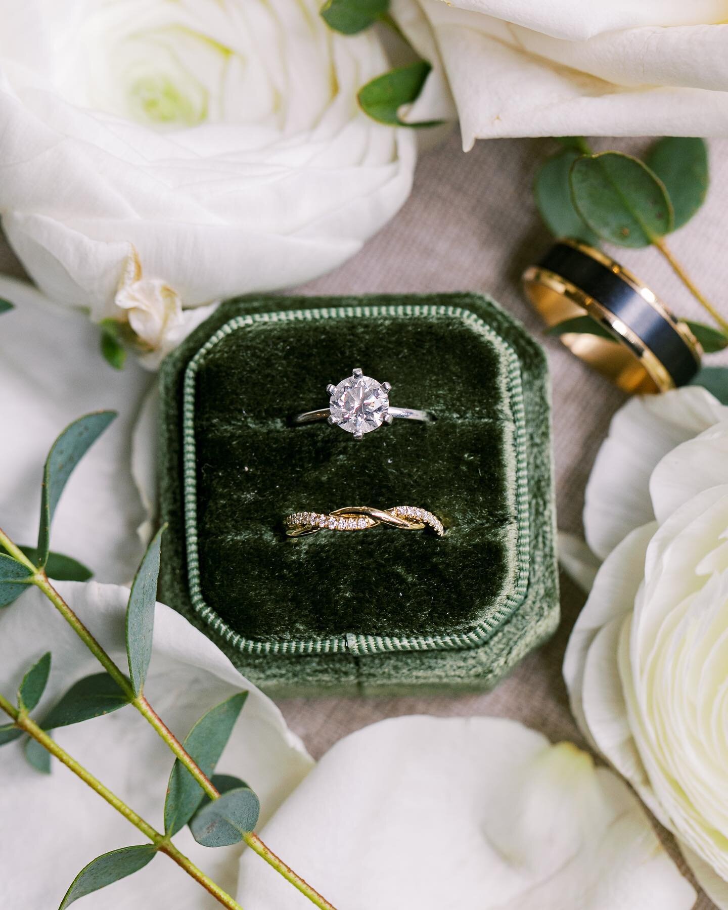 Heading into engagement season which means we are ALLLLL sending our dream ring shots to our girlies JUST IN CASE he happens to inquire on preferences 😉🥹

Some of my favorites here! 💍

@jenfujphotography 

.
.
.