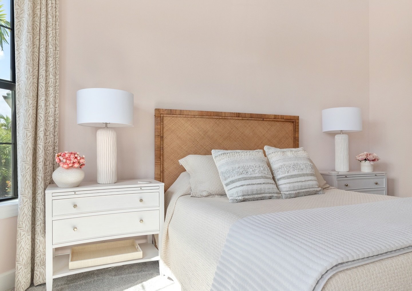 A guest bedroom that welcomes your guests. We love this design's soft textures, patterns, and color scheme. See more of this project @sandraasdourianinteriors photography @jsmolinaphotography  #personalizeddesign #DesignAspirations #StylePreferences 
