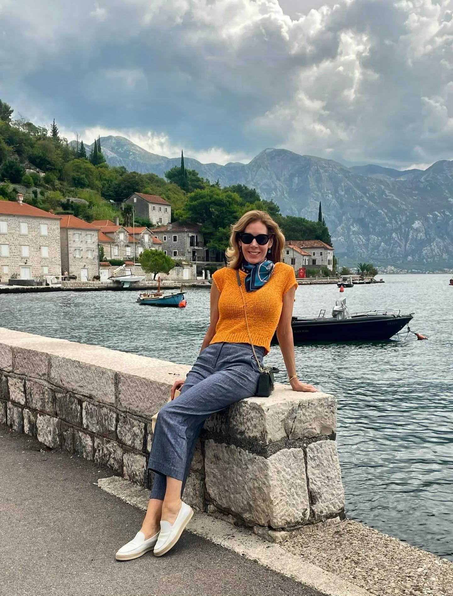 Spending time outdoors in nature is a great way to unwind and relax. It helps clear your mind and allows you to enjoy the present moment fully. I also find that traveling stimulates my creativity 🌿 Follow along @sandraasdourianinteriors #traveling #