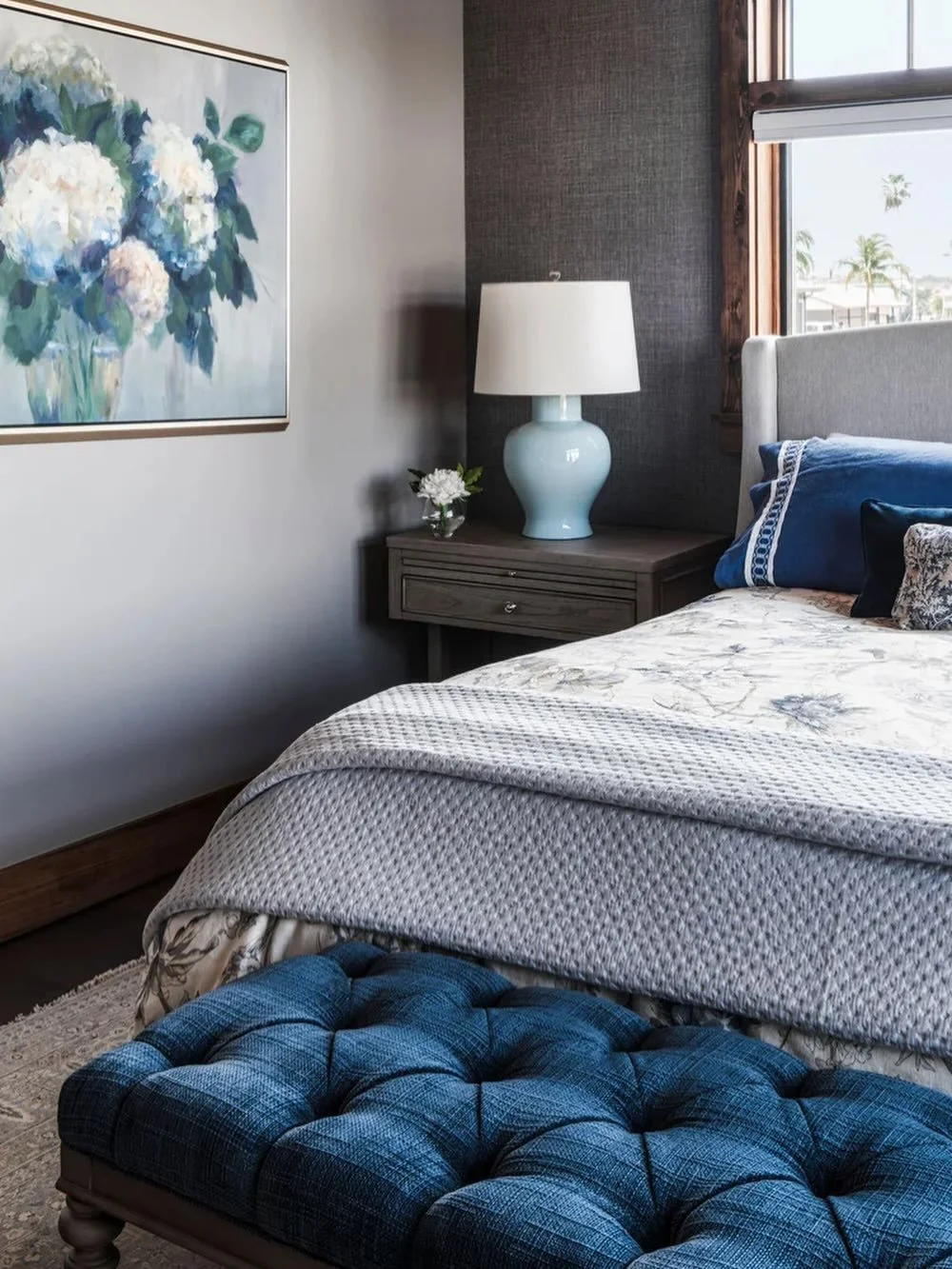 It's the little details that truly make a design feel personal and special 🌿. Follow along @sandraasdourianinteriors for more inspiration.
Photography by @tristanheeb. #bedroominspo #bedroominterior #naplesinteriordesigner #rusticfarmhouse