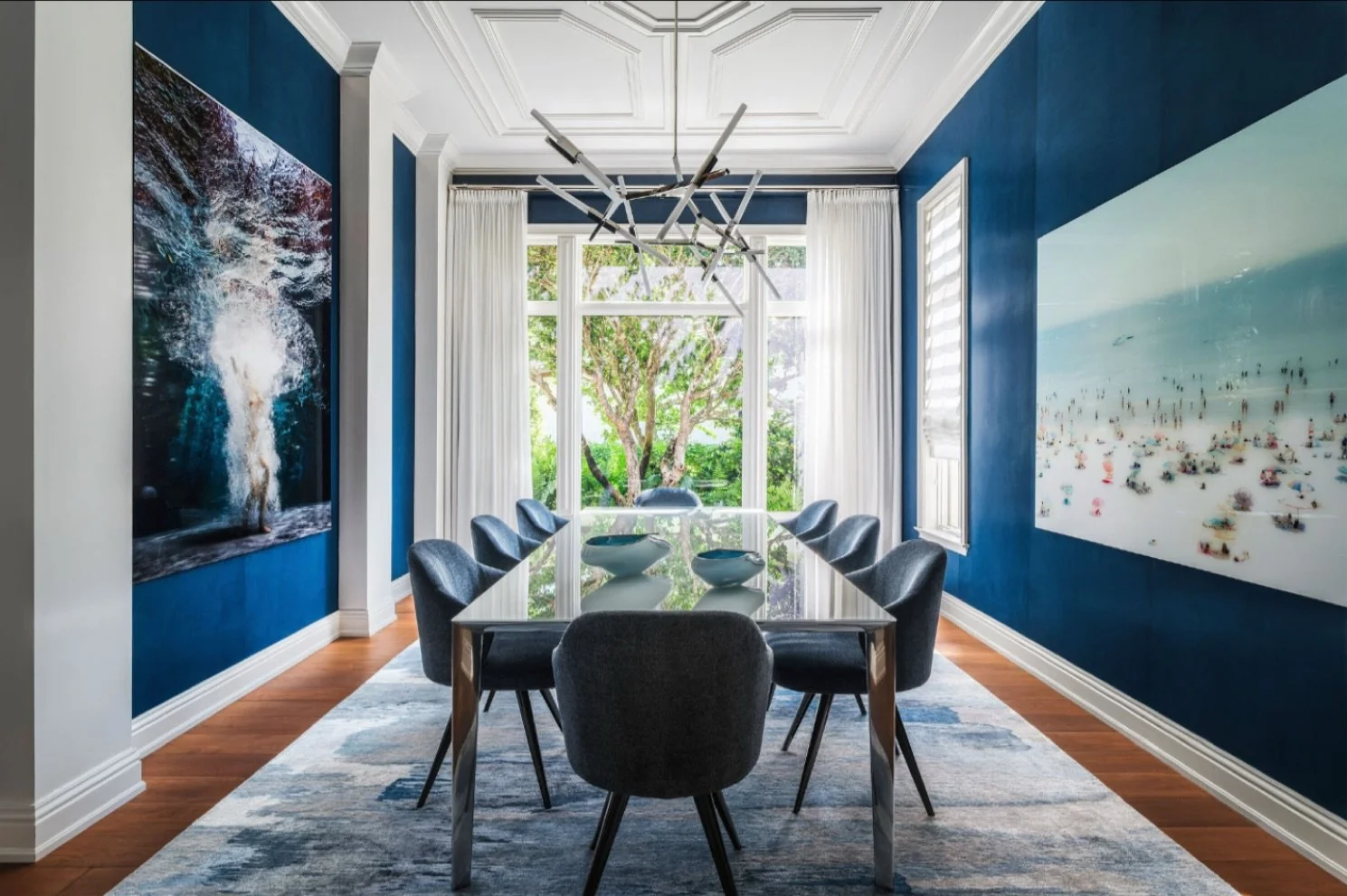 Artwork is more than just filling wall space; it&rsquo;s a way to express personality, enhance a room&rsquo;s style, and create visual balance. There are numerous ways to decorate a wall, each contributing a unique aesthetic to your home. Wall decor 