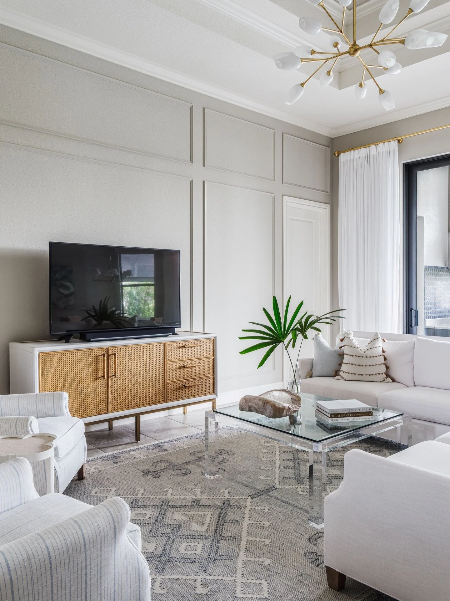 Lighting is never an afterthought for me.
It&rsquo;s the moment that defines a space.
A statement chandelier isn&rsquo;t just about illumination &mdash; it&rsquo;s about presence, proportion, and 
emotion. It draws the eye upward, anchors the room