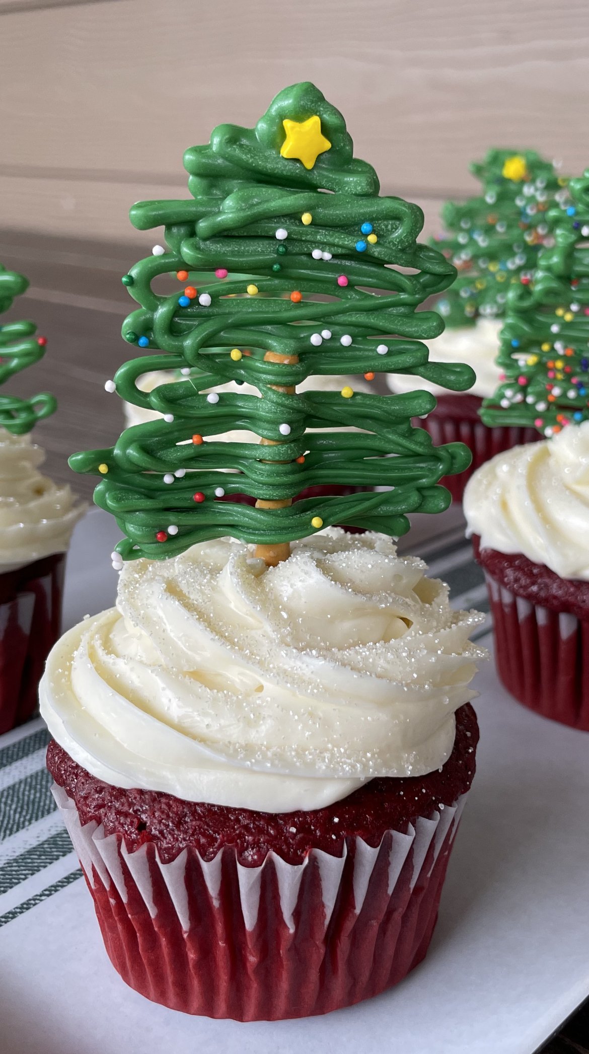 Christmas Tree Cupcake Toppers — Miss Annie\'s Home + Kitchen