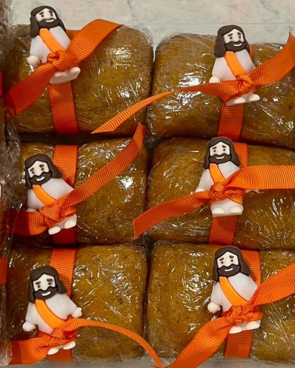 Yvonne - &quot;I put a little Jesus on my Pumpkin Bread for our church!&quot;

This is so sweet Yvonne!! Thank you for sharing this picture!