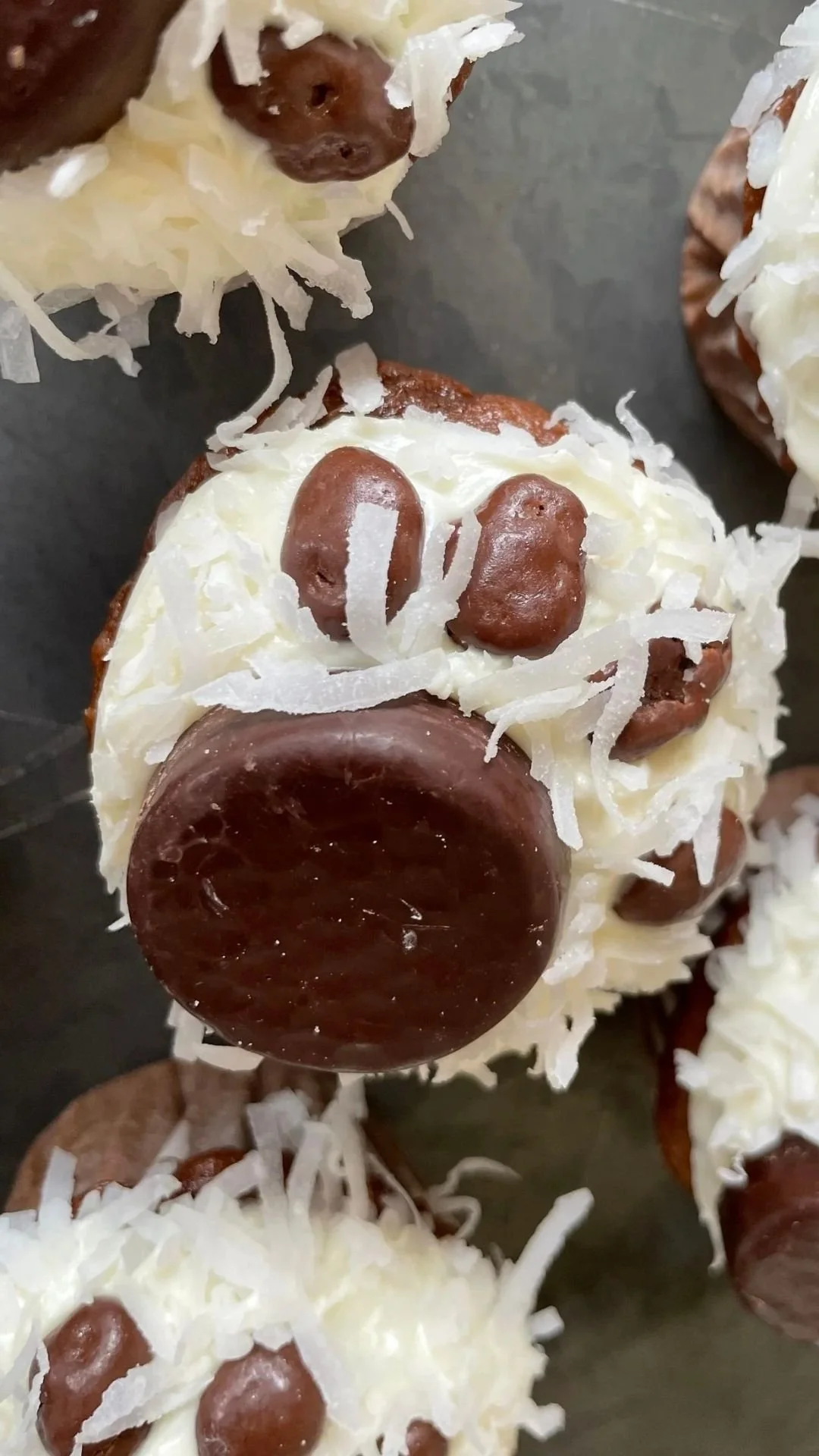 Polar Bear Paw Cupcakes