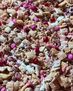 💖From YOUR kitchen to MINE!

Sweet follower Lena said she made my Valentine Cupid Crunch a few days ago!! Doesn't this look so yummy!!? Thank you for sharing this photo with me Lena!! 💖

If you have made any of my recipes, please send me a picture!
