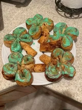 💚From YOUR kitchen to MINE 💚

Tonya made my Lucky Cinnamon Rolls recipe!  They look so YUMMY!! 

Happy St. Patrick's Day sweet friends! 💚🍀