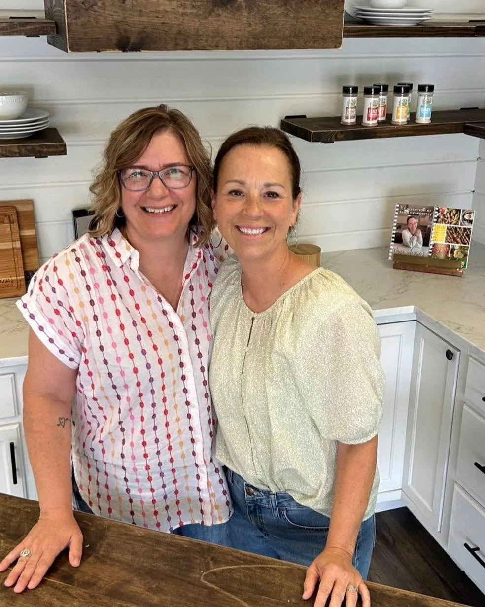 ✨ Going LIVE tonight at 7:00! ✨

Join me here on my page as I chat with Tabbi from In the Kitchen with Tabbi! She&rsquo;s full of energy and fun&mdash;and she&rsquo;s been on a journey to get her health back and feel her very best.

Come hear what sh