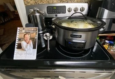 From YOUR kitchen to MINE 💖🌟💖

From sweet follower Lissa who said.. "I doubled your Aunt Lannette's Crockpot Chicken to feed a crowd" 

Thank you so much for sharing this with me sweet friend!