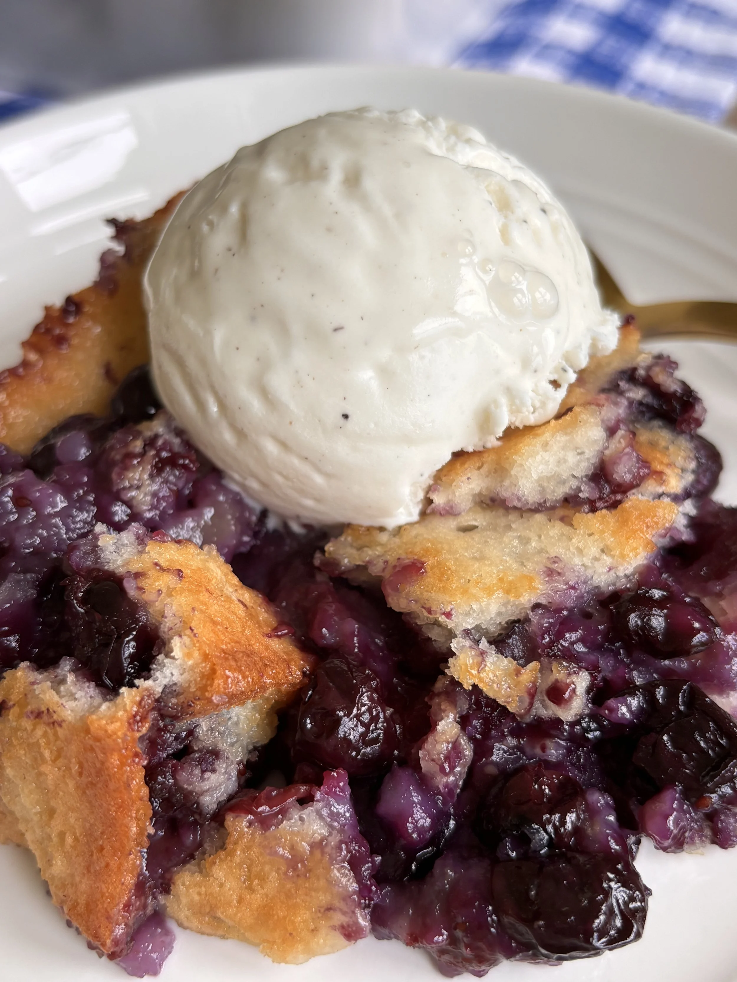 Easy Blueberry Cobbler