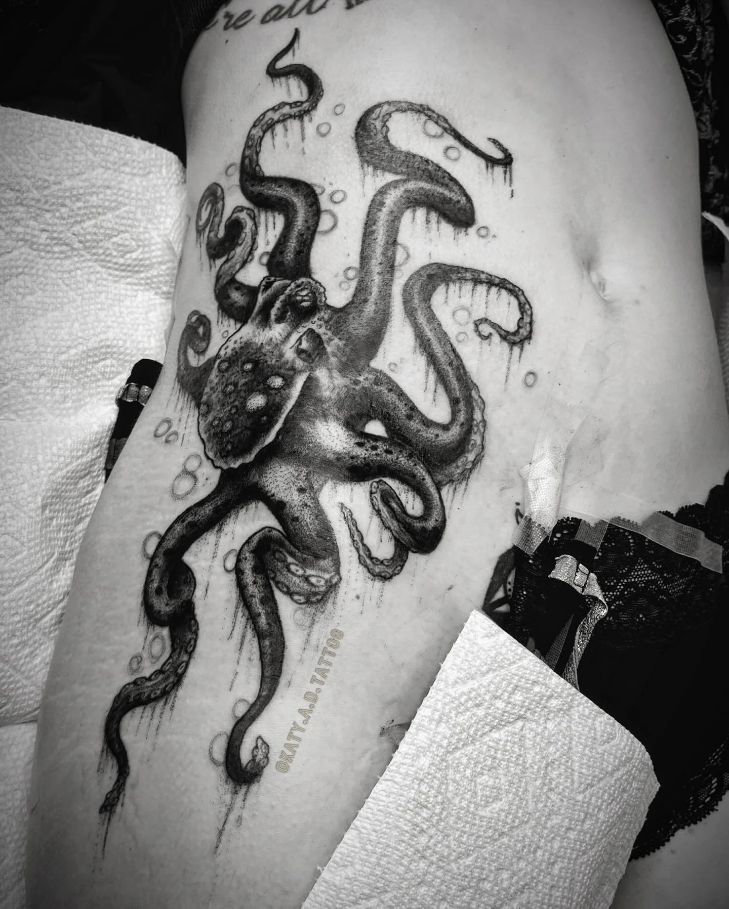 something a little different! custom drawn / stenciled eldritch space mother octopus 👾☠️🕸️ mostly healed, some fresh... next to a healed coverup under the 🩲 that i can't show you 😉🌶️🫣 thx 4 ur dedication abi 
booking september
- &amp; filling a