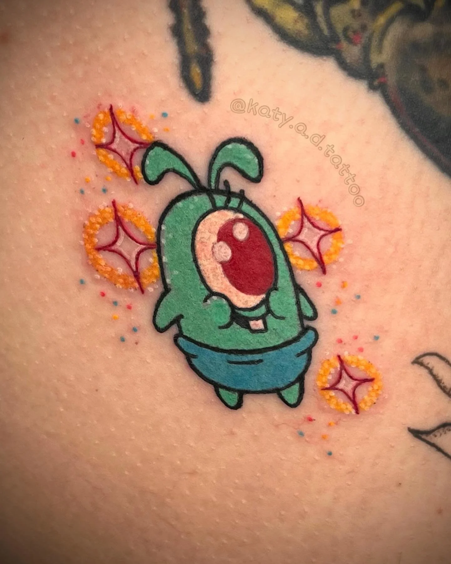 Here's a tattoo I did! Also, did you know: OUR NEIGHBORHOOD, our shop, and decades of tattoo history, IS IN DANGER! ⚠️ We only have 30-90 days to save it from Scooby Doo Villain Billionaires 👺! But you can help - see my stories! And if the stories a