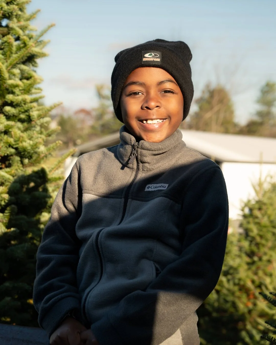 Big smiles this season 🌲

#clevelandfamilyphotographer #northeastohiofamilyphotographer #clevelandphotography #ohiofamilyphotographer #akronphotographer #lifestylefamilyphotography #clevelandfamilies #northeastohiophotographer #luckwitzlifestylephot