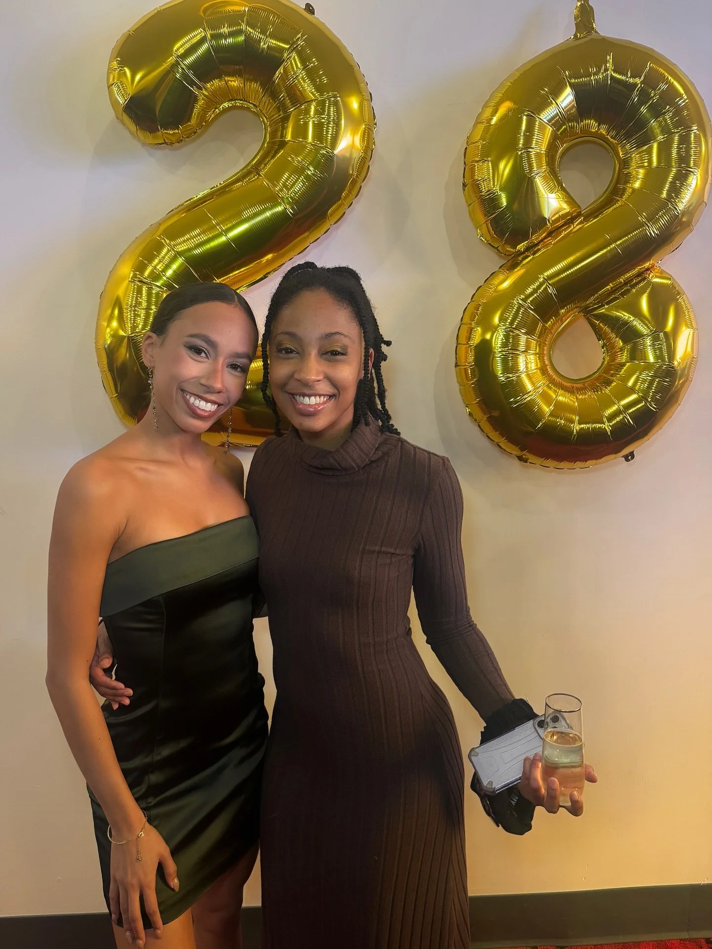 🧚&zwj;♂️🐝❣️💐