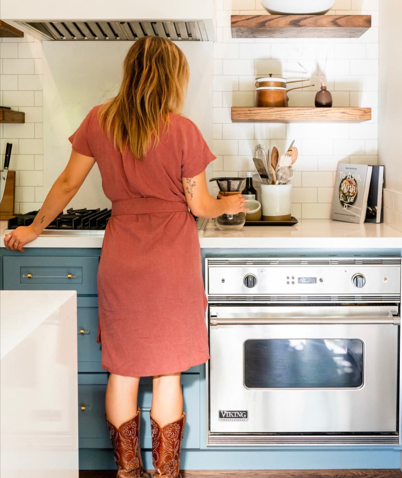 The everything dress. Because, well, it works for everything&hellip;from coffee making to deal making. ✨⚡️