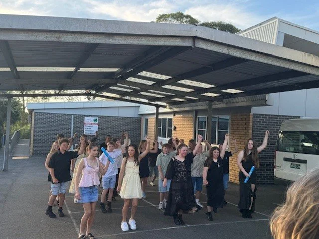 Grade6_graduation_dance03.jpg