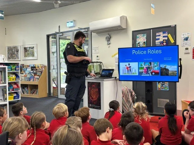 Police_incursion05.jpg