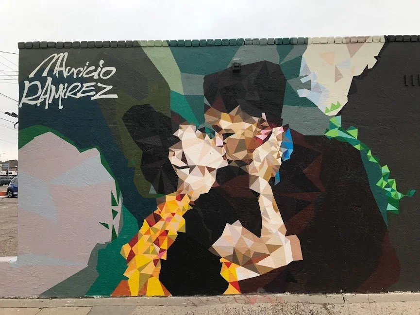 Kissing Couple, Downtown