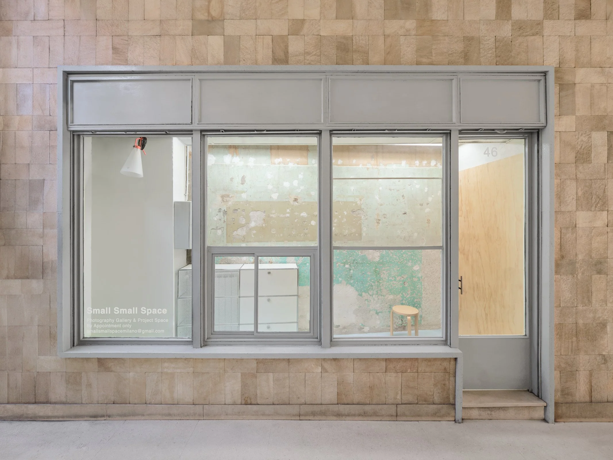 Sette metri quadrati di pura visione. La galleria che sfida le leggi dello spazio.