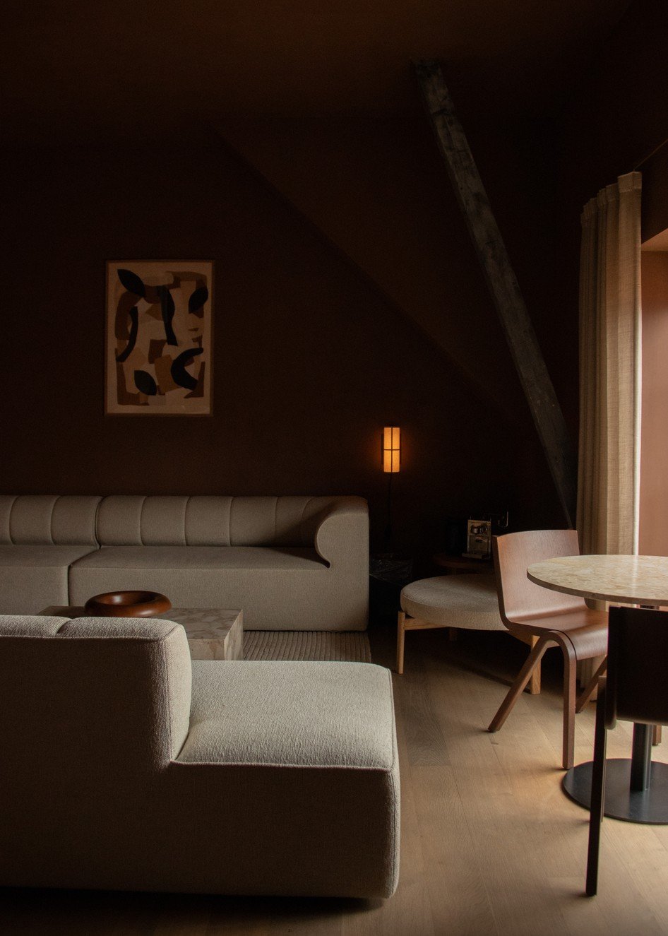 Audo House un brand che smette di mostrarsi e sceglie di abitare.