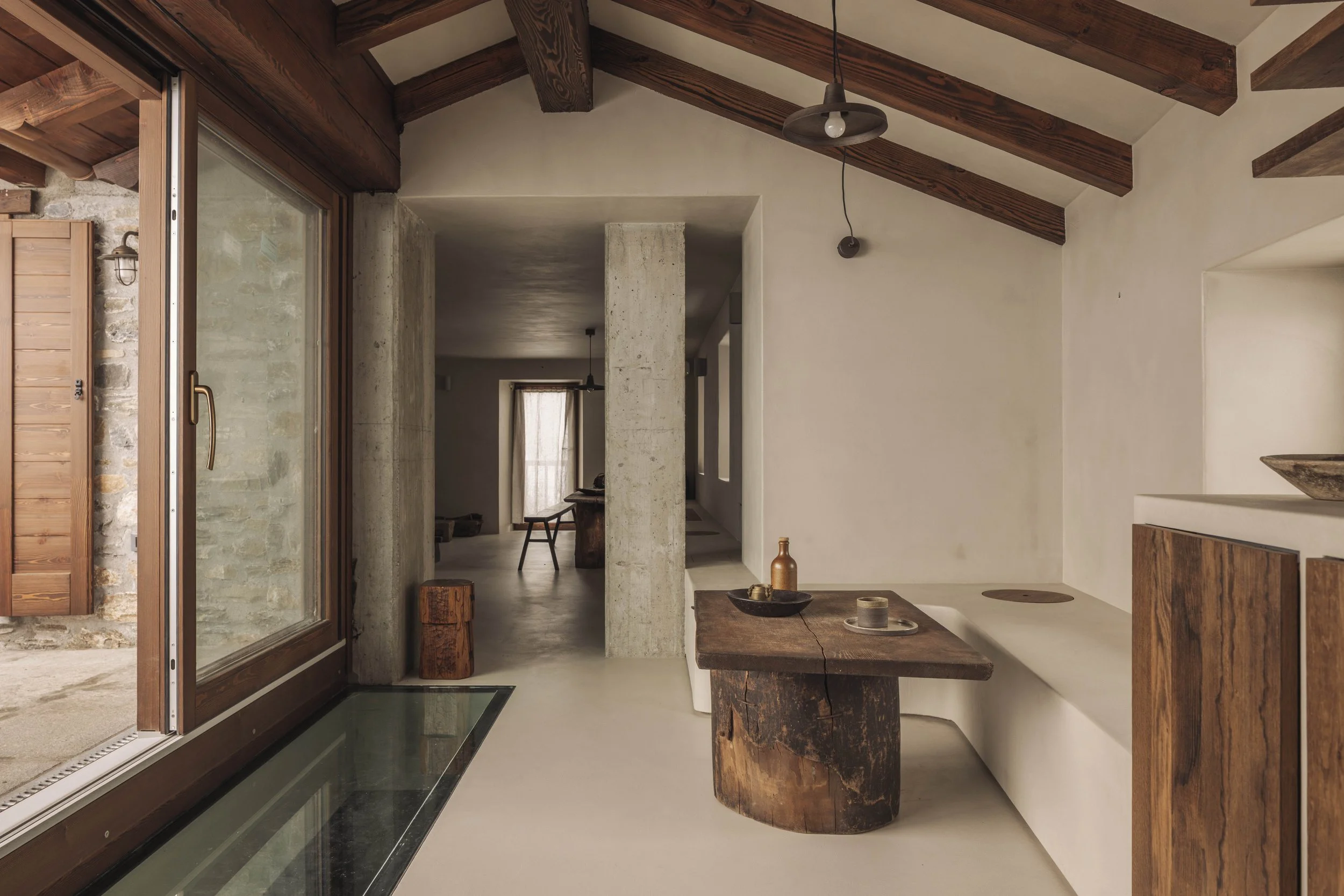 House Montagna a Courmayeur: uno chalet si trasforma in rifugio.