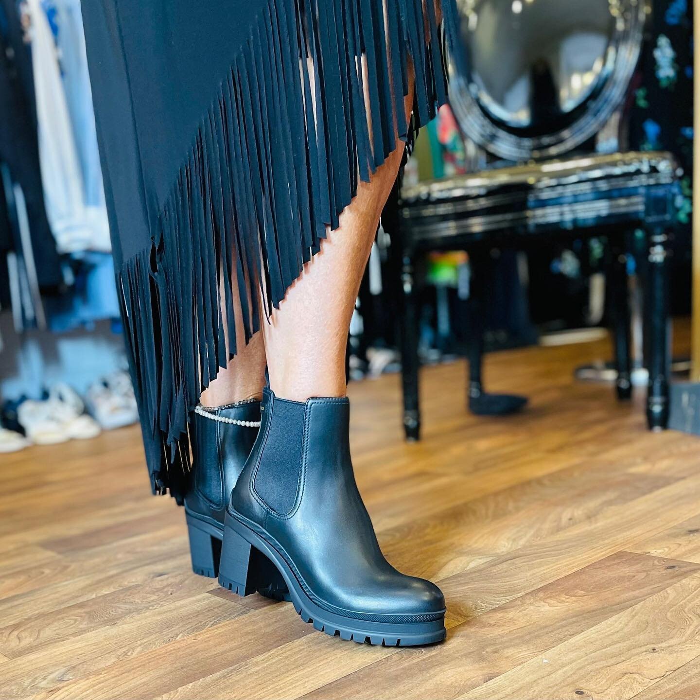 Every person needs a pair of @prada boots for the collection&hellip; Size 38.5 and just &pound;299. Who will be taking these beauties home? Psssst we ship UK wide 🥰 #secondhandseptember #preloveddesigner