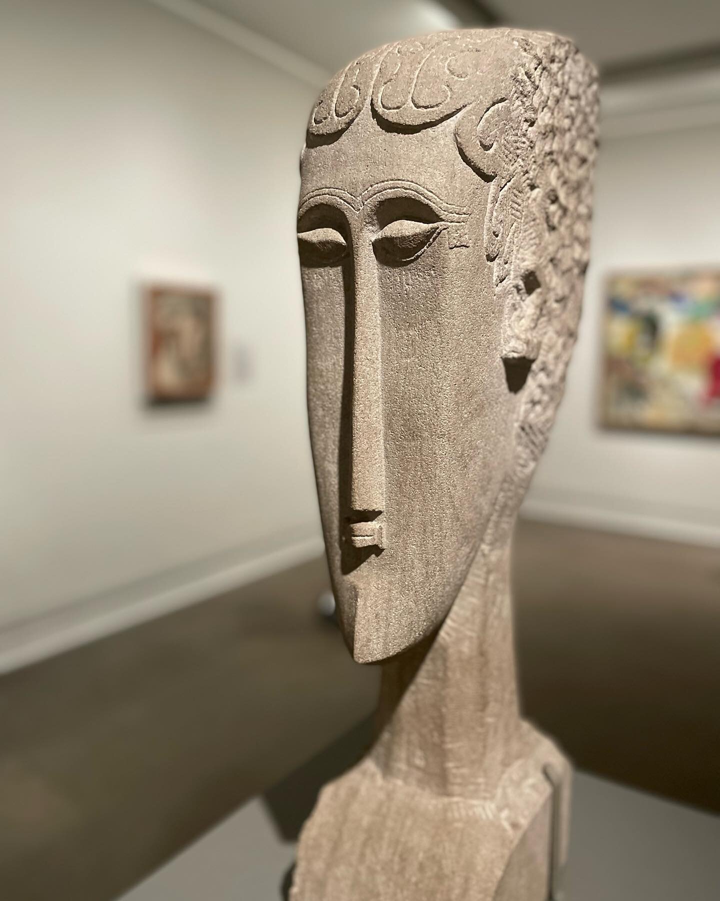 Pour changer de Matisse, quelques beaux Modigliani vus aujourd&rsquo;hui 🤩 #modigliani #amedeomodigliani #portrait #sculpture #primitivism #classicism #avantgarde #nationalgalleryofart #washington #washingtonnationalgalleryofart #matissetrip #thesis