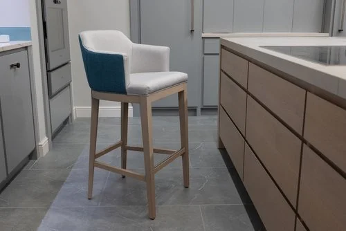 How to Choose the Right Bar Stools for Your Kitchen Island