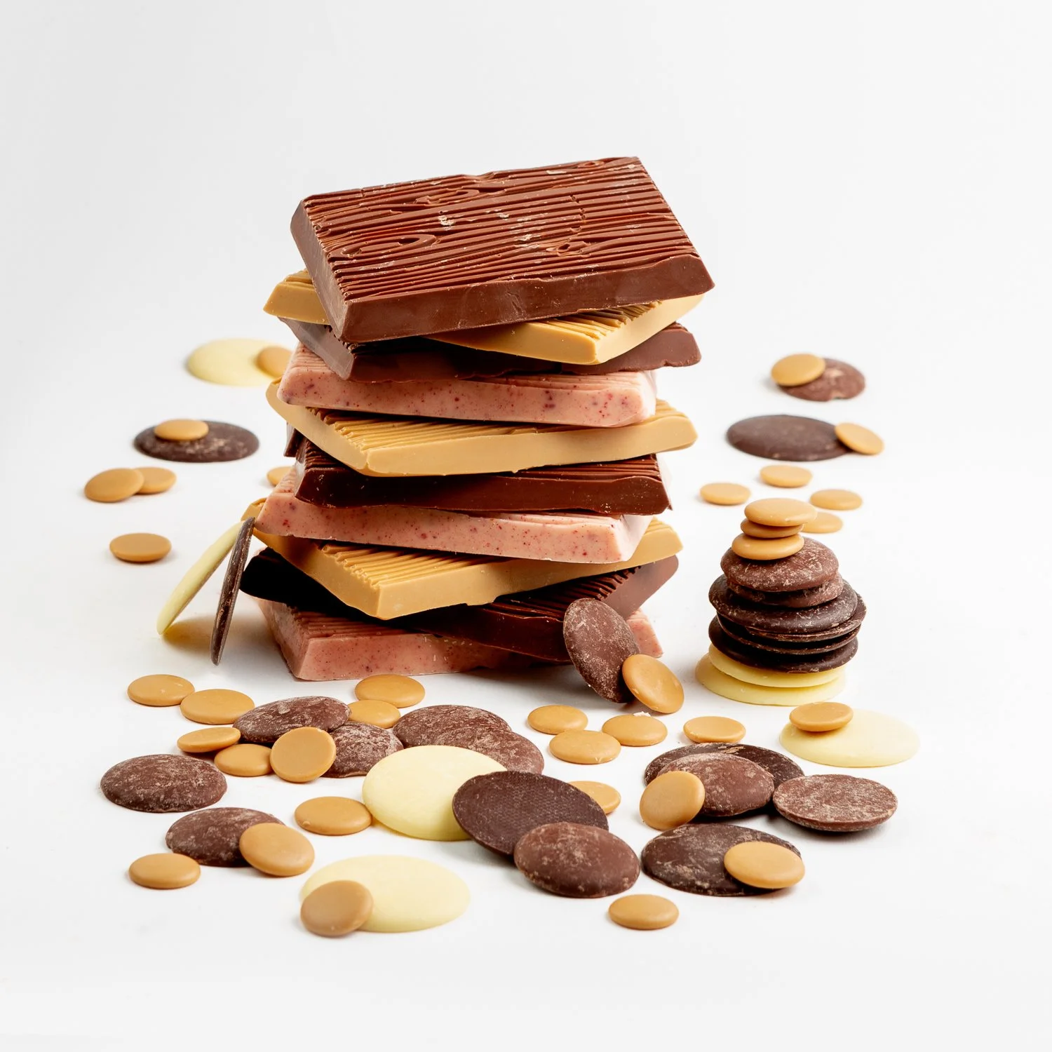 Smooth and creamy Venezuelan milk chocolate buttons with rich cocoa flavour and a deliciously balanced sweetness.