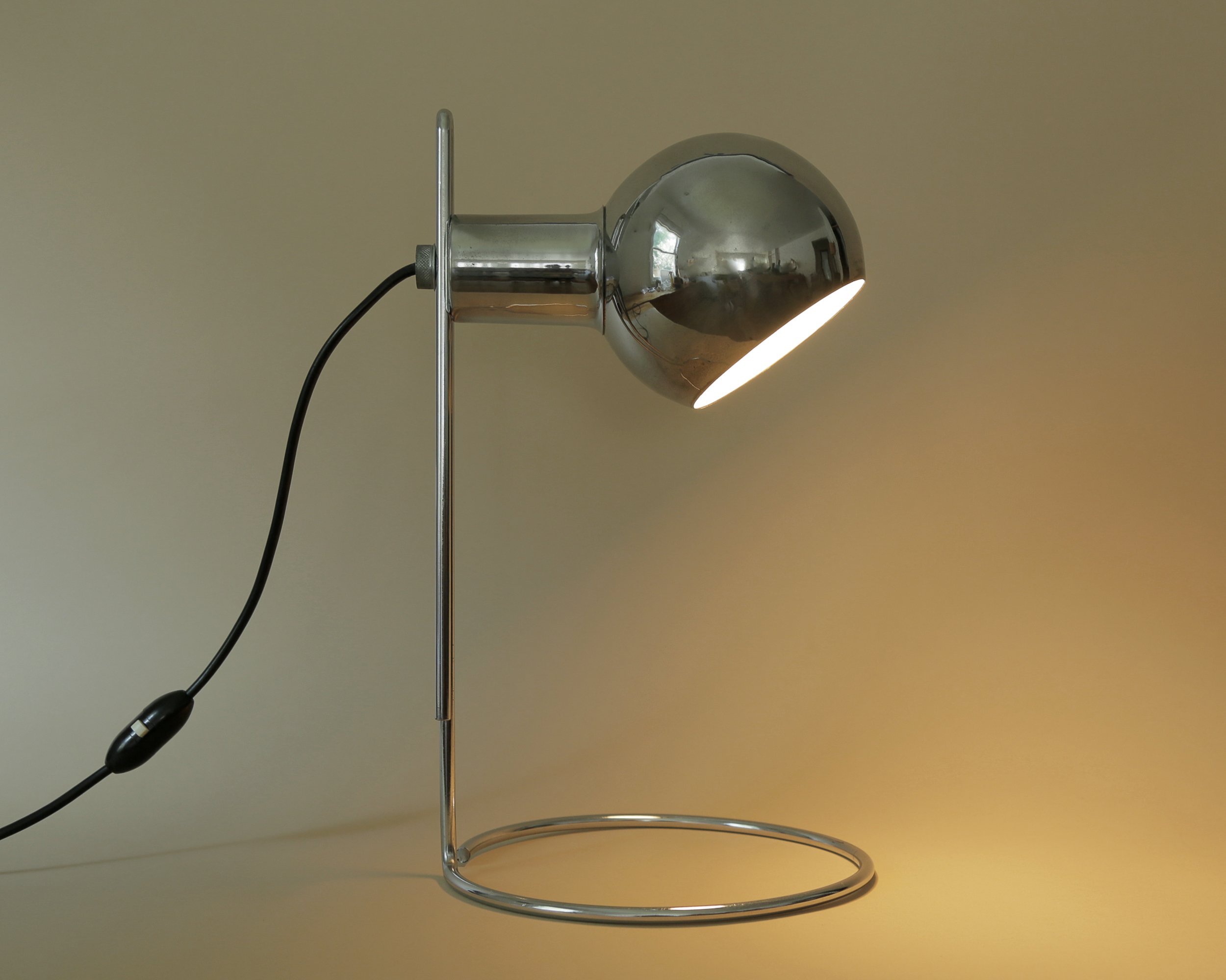 Ilum Table Lamp Side On.jpg