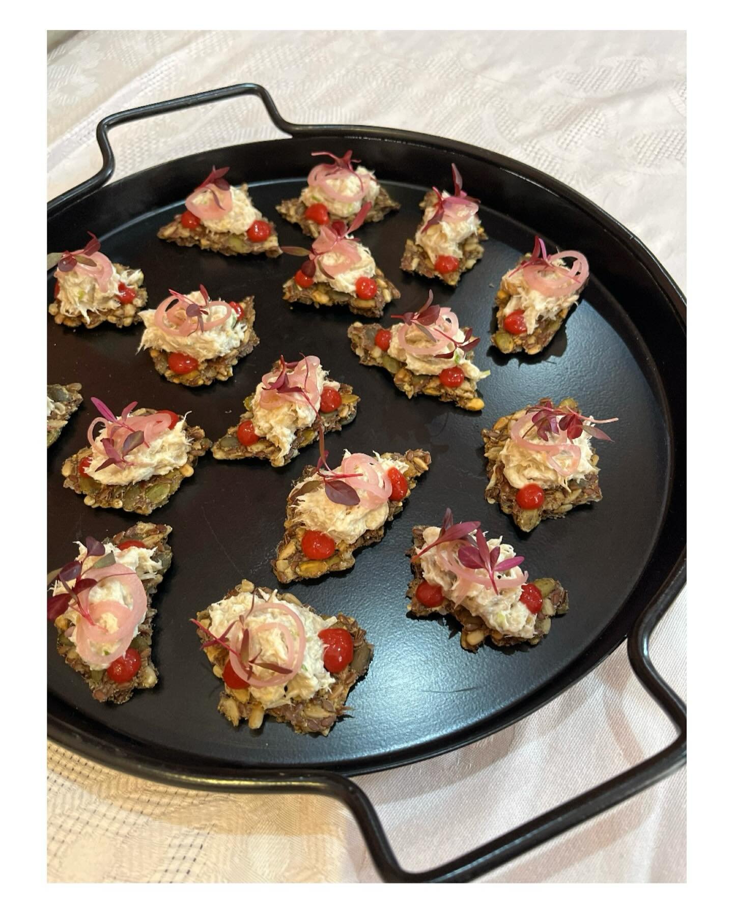 Smoked mackerel pate, plum gel, pickled shallot, seed cracker

#canap&eacute; #smokedmackerel #plum #glutenfree #party #entertaining #london #catering #privatechef #seasonal #sustainable #goodfood #chefsofinstagram #sw6
