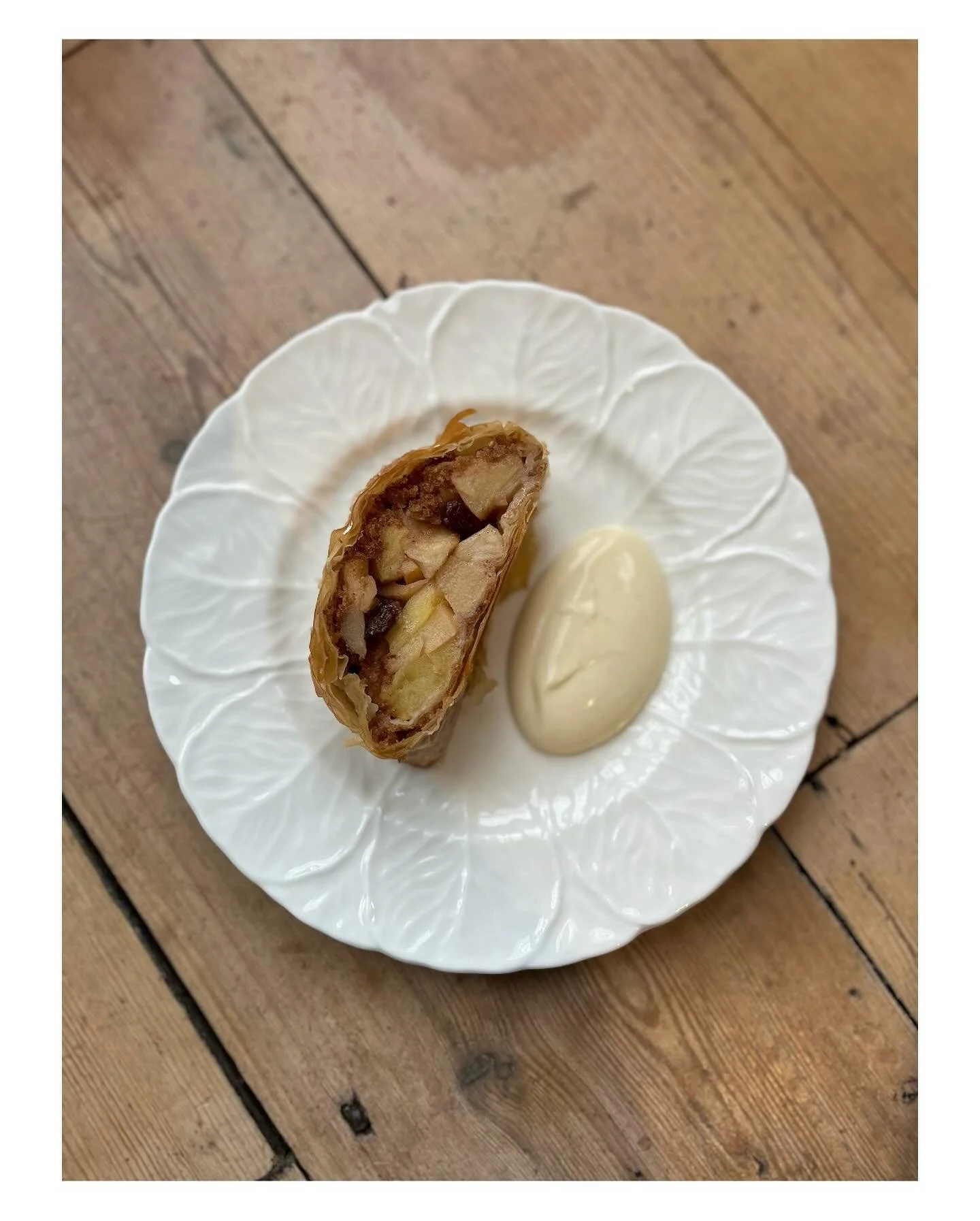 The perfect Sunday pud - quince and apple strudel with caramelised brown bread crumbs and vanilla custard

#quince #applestrudel #pudding #sundaylunch #weekend #seasonal #pastrychef #caterer #london #autumn #goodfood #eeeeeats #chefsofinstagram #food