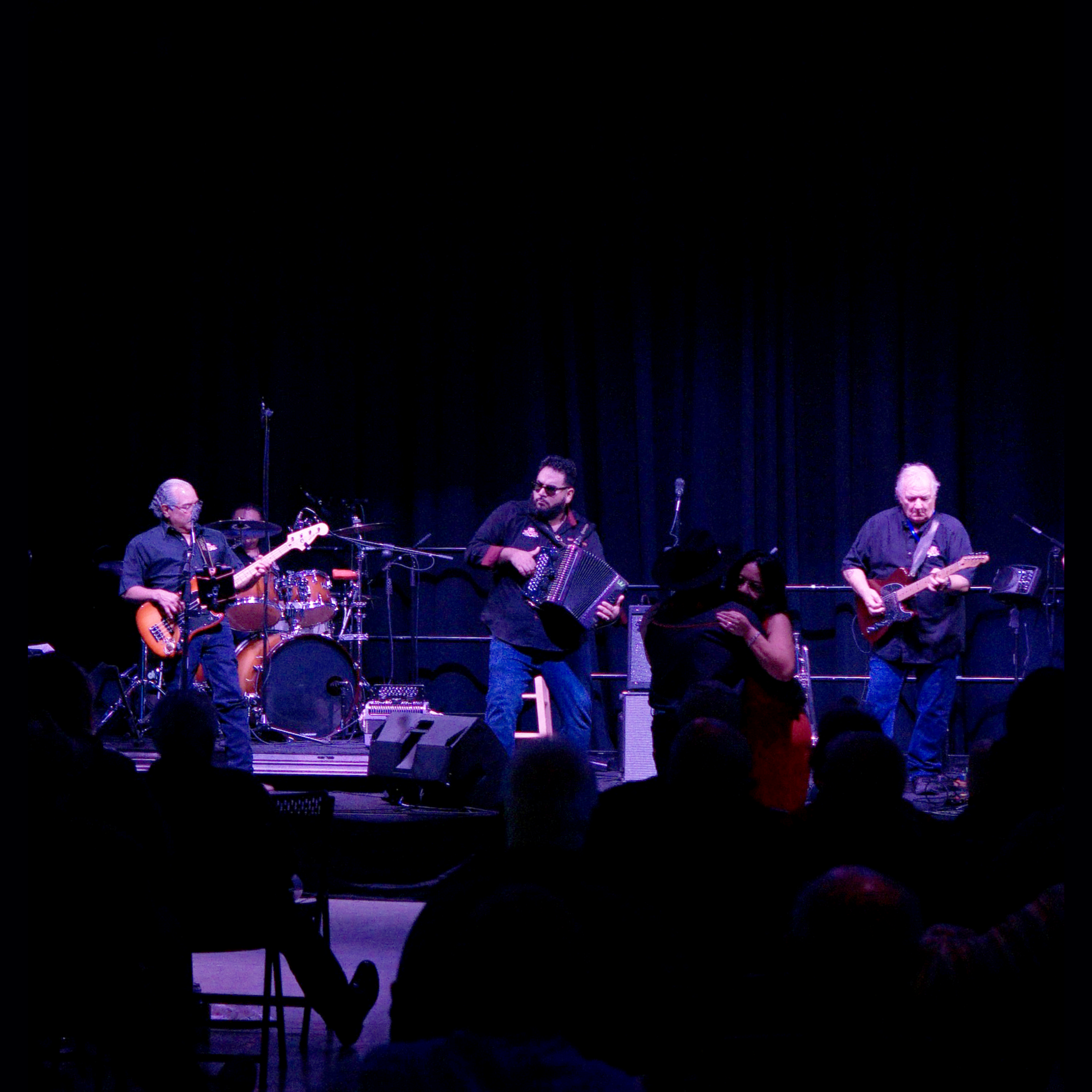 Los Rebeldes 4-member square live-1