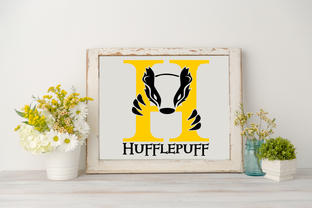 Hogwarts House Banners: Gryffindor, Ravenclaw, Hufflepuff, Slytherin – The  Muggle Hut