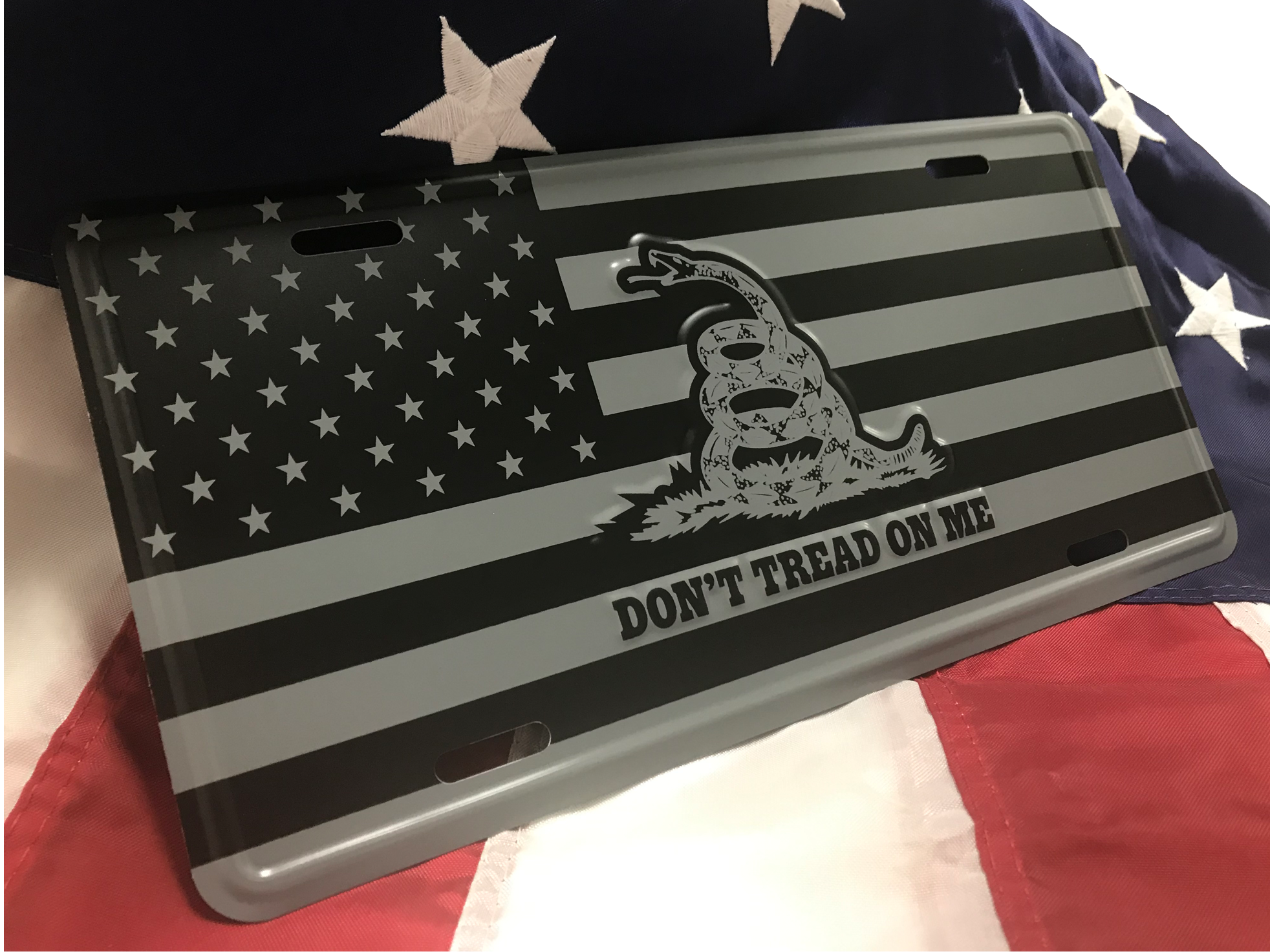 American-Flag-Dont-Tread-On-Me-License-Plate-3-Image.png