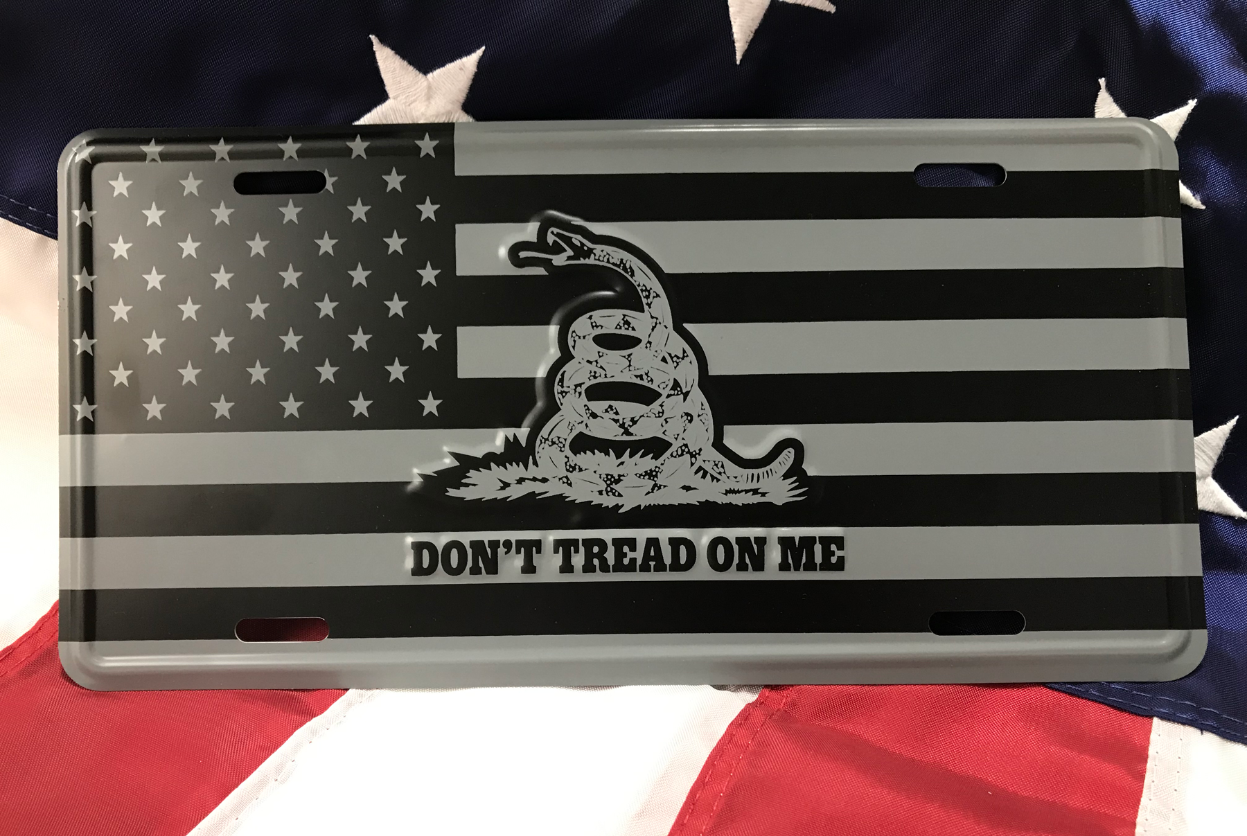 American-Flag-Dont-Tread-On-Me-License-Plate-4-Image.png