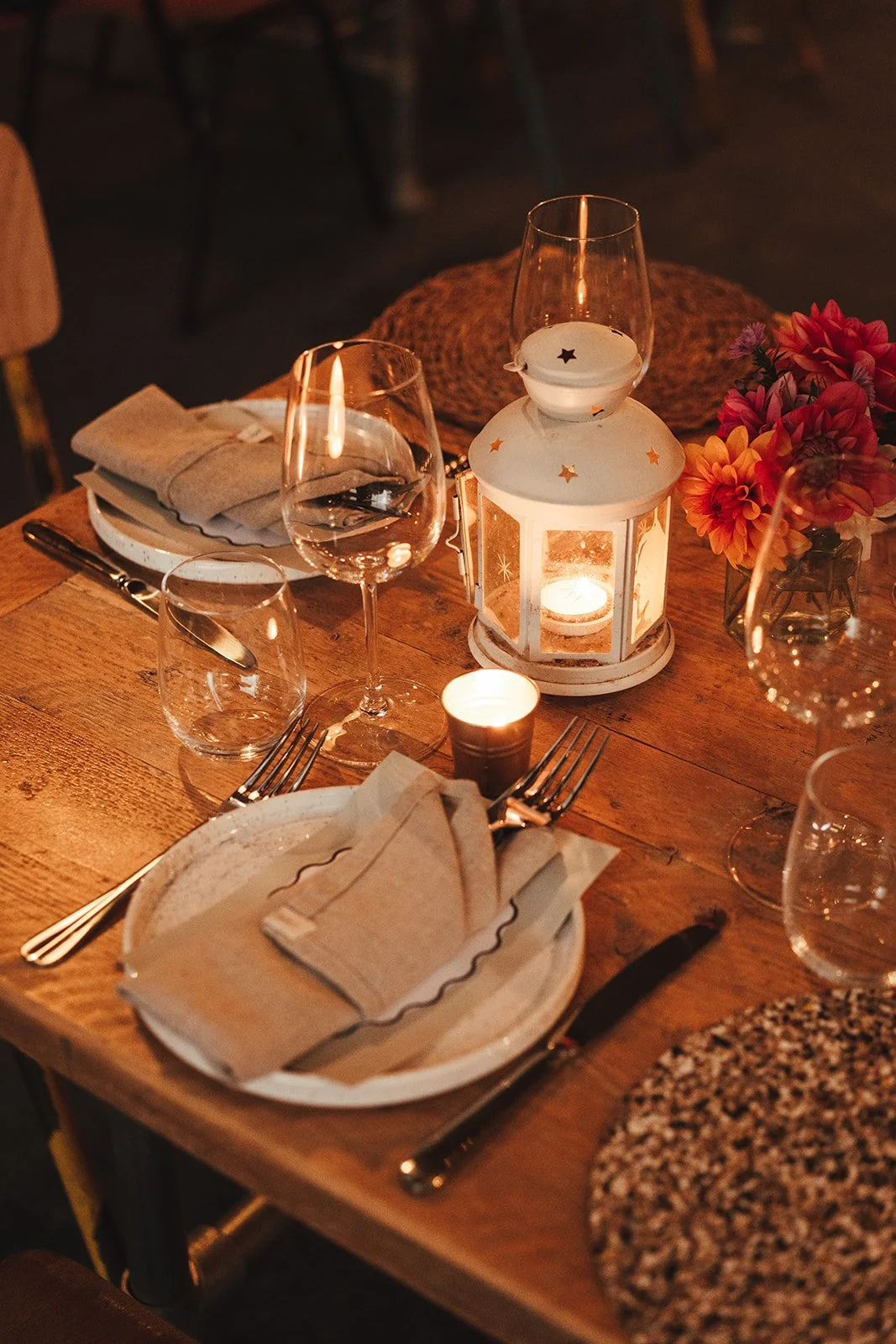 The Dinner Table: Summer Pub in The Barn