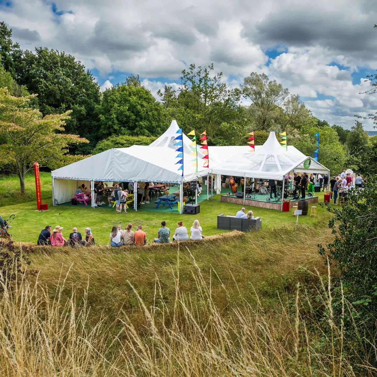 With beautiful gardens, a historic house and rustic barn all within an hour&rsquo;s reach of London,&nbsp;Falconhurst is an ideal venue for your wedding, party, product launch, business event or team&nbsp;building day in Kent

Falconhurst has a long 