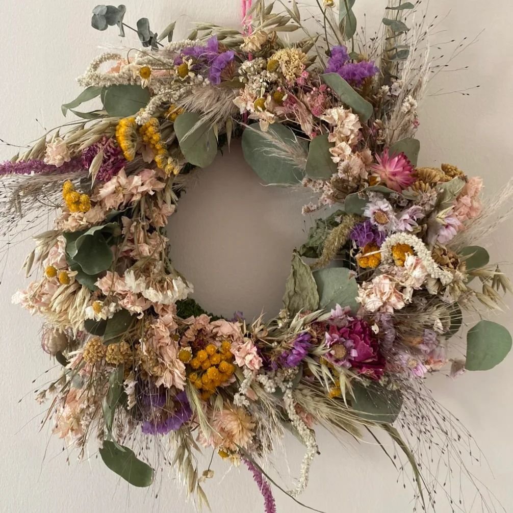 Spend a morning in The Barn with &lsquo;Flowers by Holly&rsquo; &nbsp;on the 19th May, learning to make an&nbsp;everlasting wreath. &nbsp;

Using British grown dried flowers, florist, Holly will guide you through the process of designing and&nbsp;cre