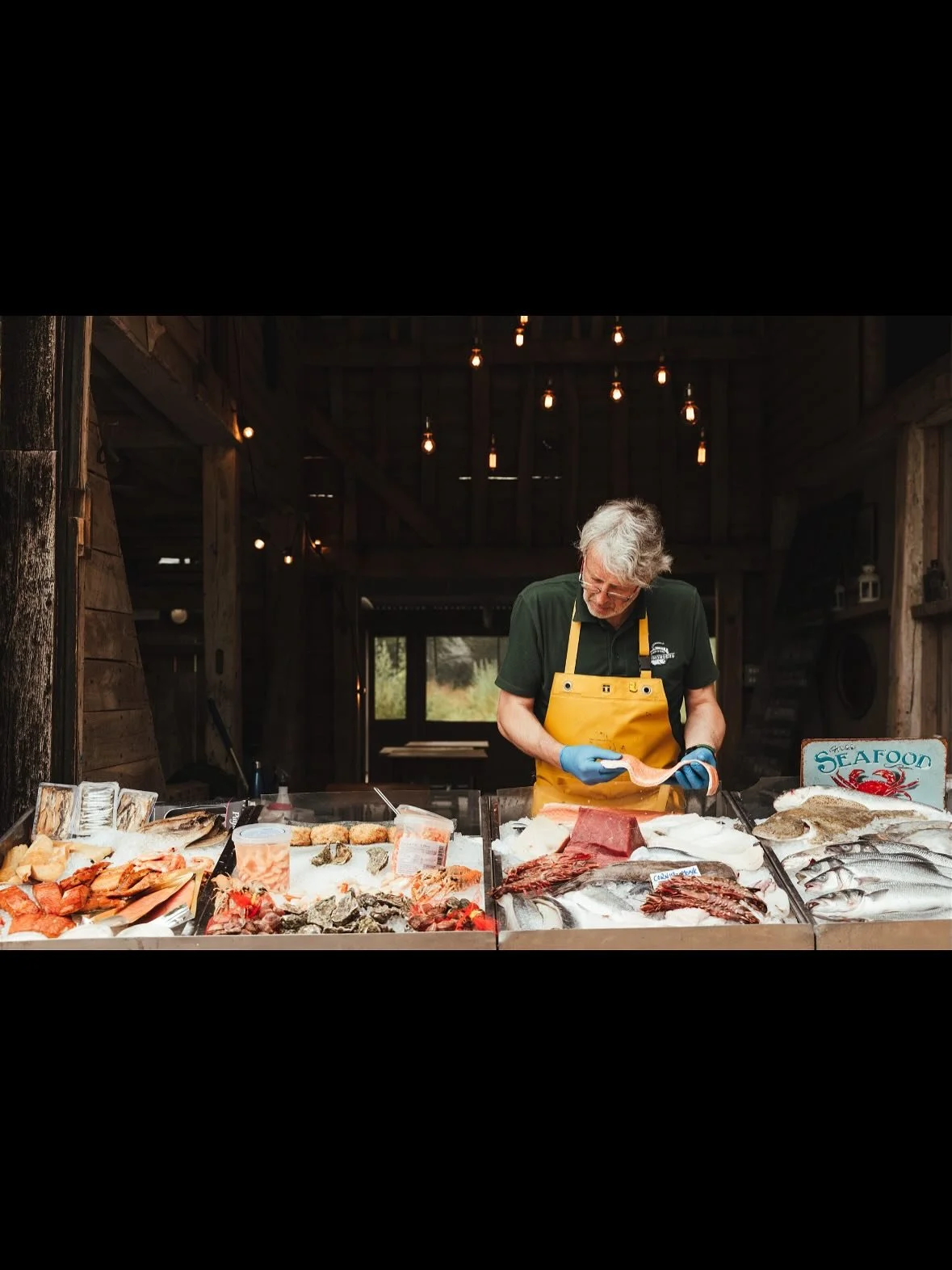 Upcoming for Friday and Saturday at the Farmshop: 

There will be NO STREET FOOD THIS WEEKEND!

@fishmongersfr will be here from 9-3 serving you the best fresh fish around🐟
 
No flowers from Hever flowers this week, but we do have some handpicked bo