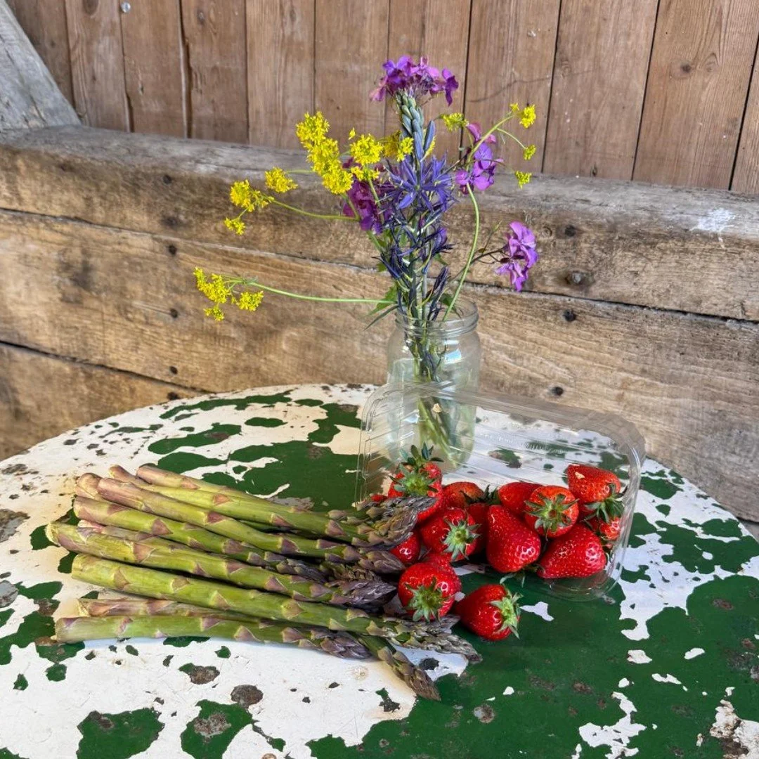 Amazing, local, fresh produce in the farm shop.

We have some amazing asparagus grown locally on Birchden Farm, Groombridge. We've chosen the medium sized, select stalks for you to enjoy!

We also have some very fresh and super sweet smelling strawbe
