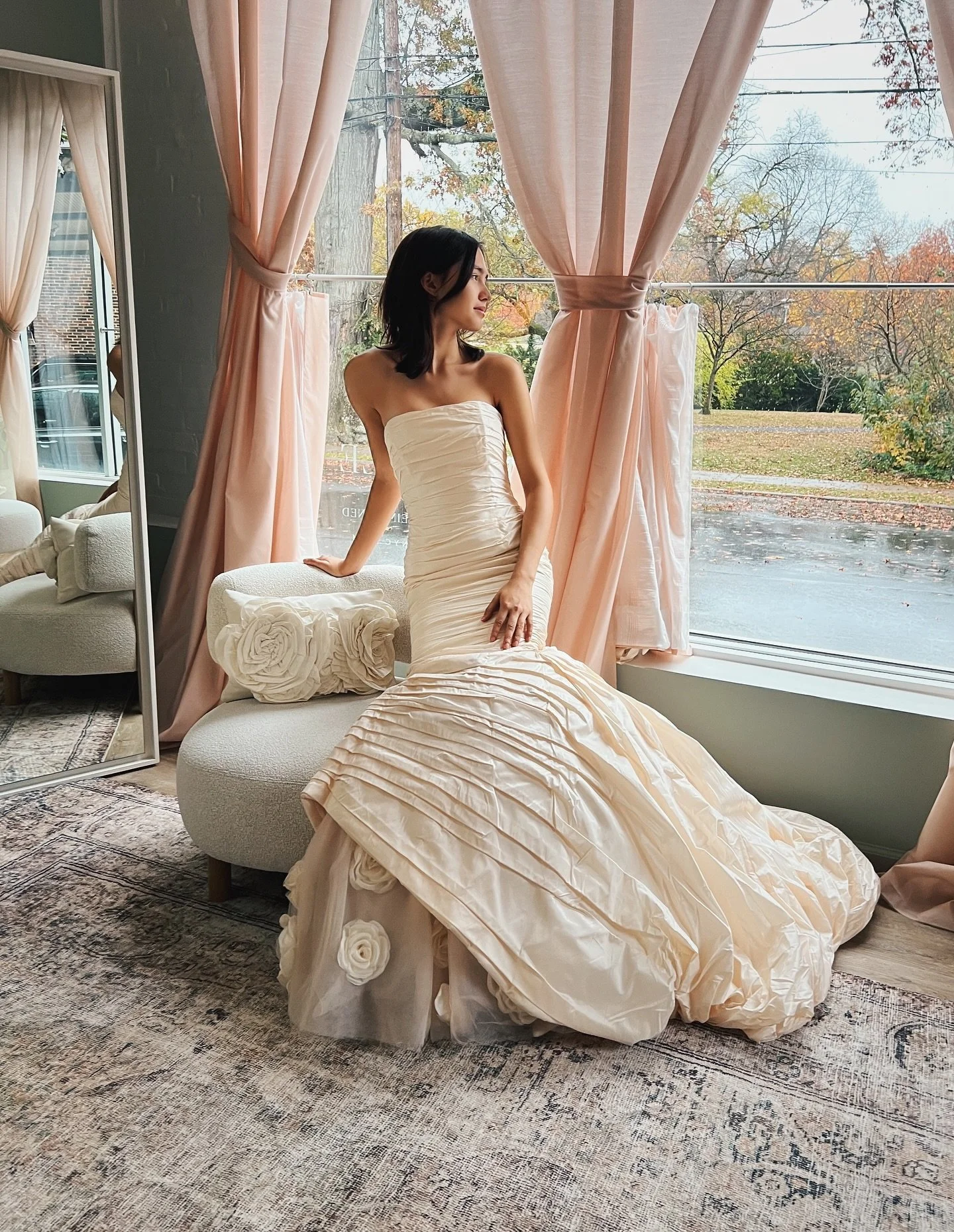 ✨Sunday Style✨

#vintageweddingdress #silktaffeta
#vintagebridal